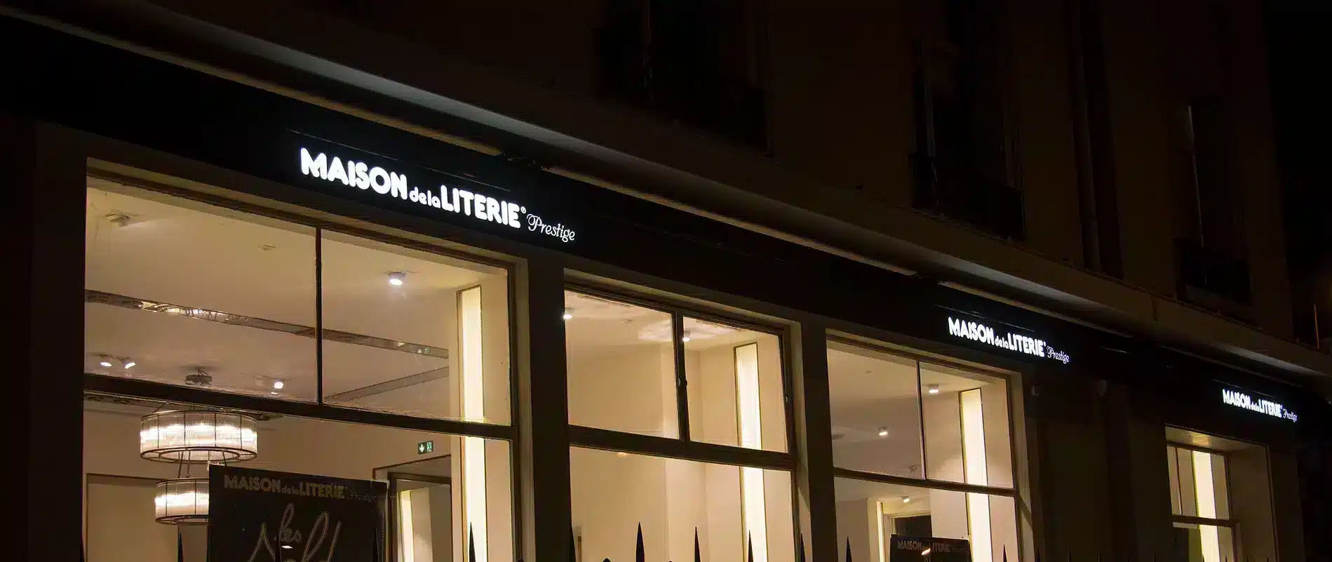 La mantovana illuminata di Luminard è stata installata presso la Maison de la Literie